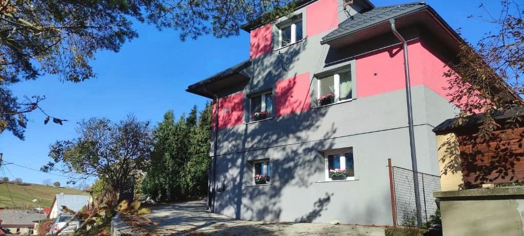 Exteriér - Chata u kolára