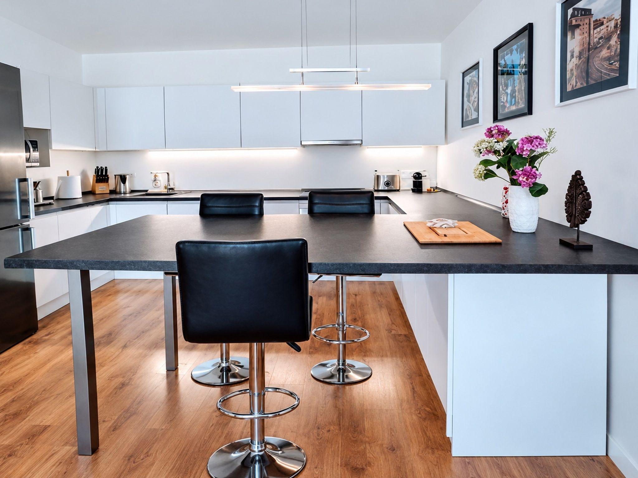 E1 Luxusný Byt pri Hlavnej s Garážou a Supermarketom Apartmán s 1 spálňou - Nadštandardné Byty v Košiciach