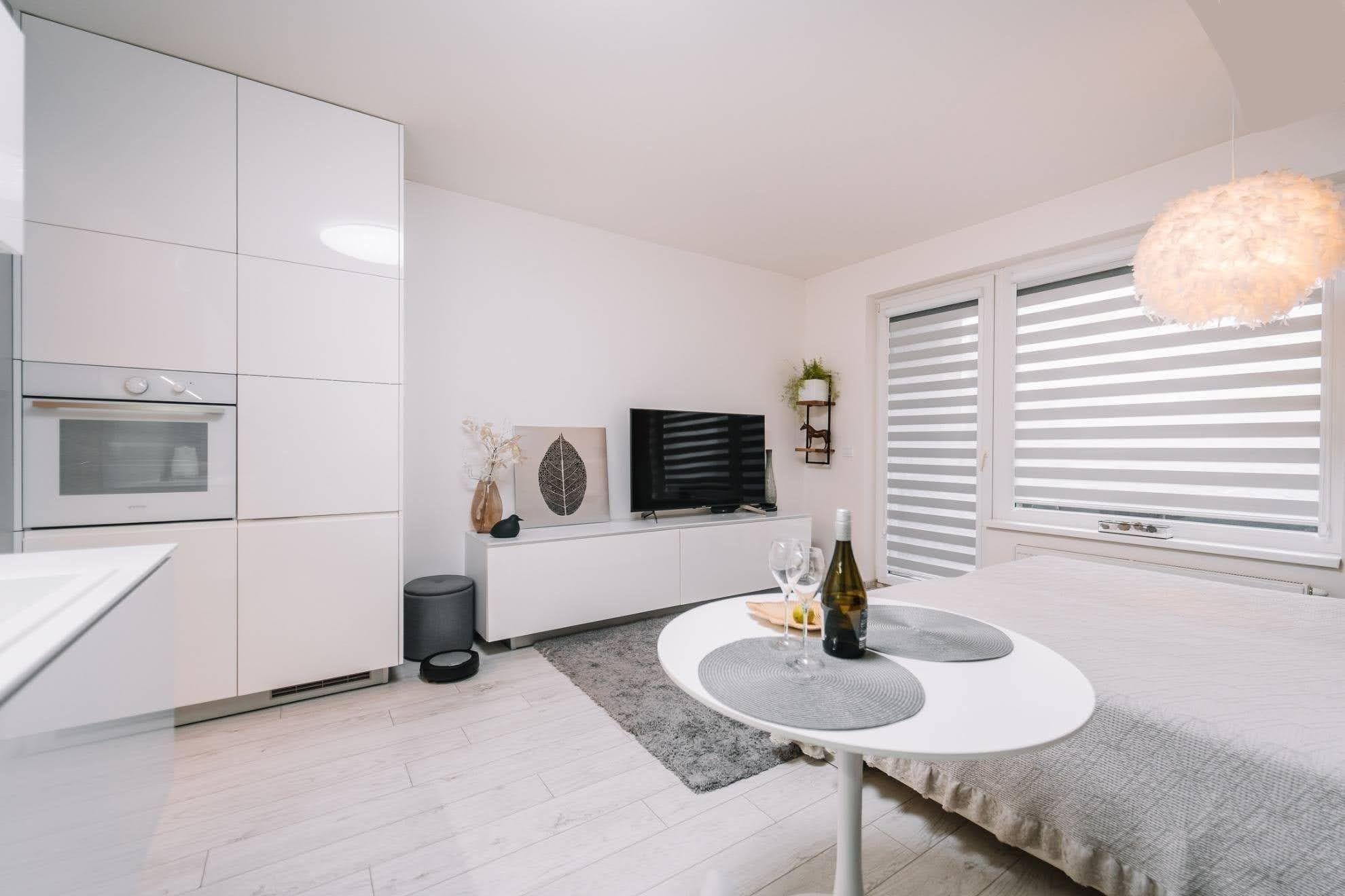E3 Luxusný Byt pri Hlavnej s Garážou a Supermarketom Apartmán s 1 spálňou - Nadštandardné Byty v Košiciach