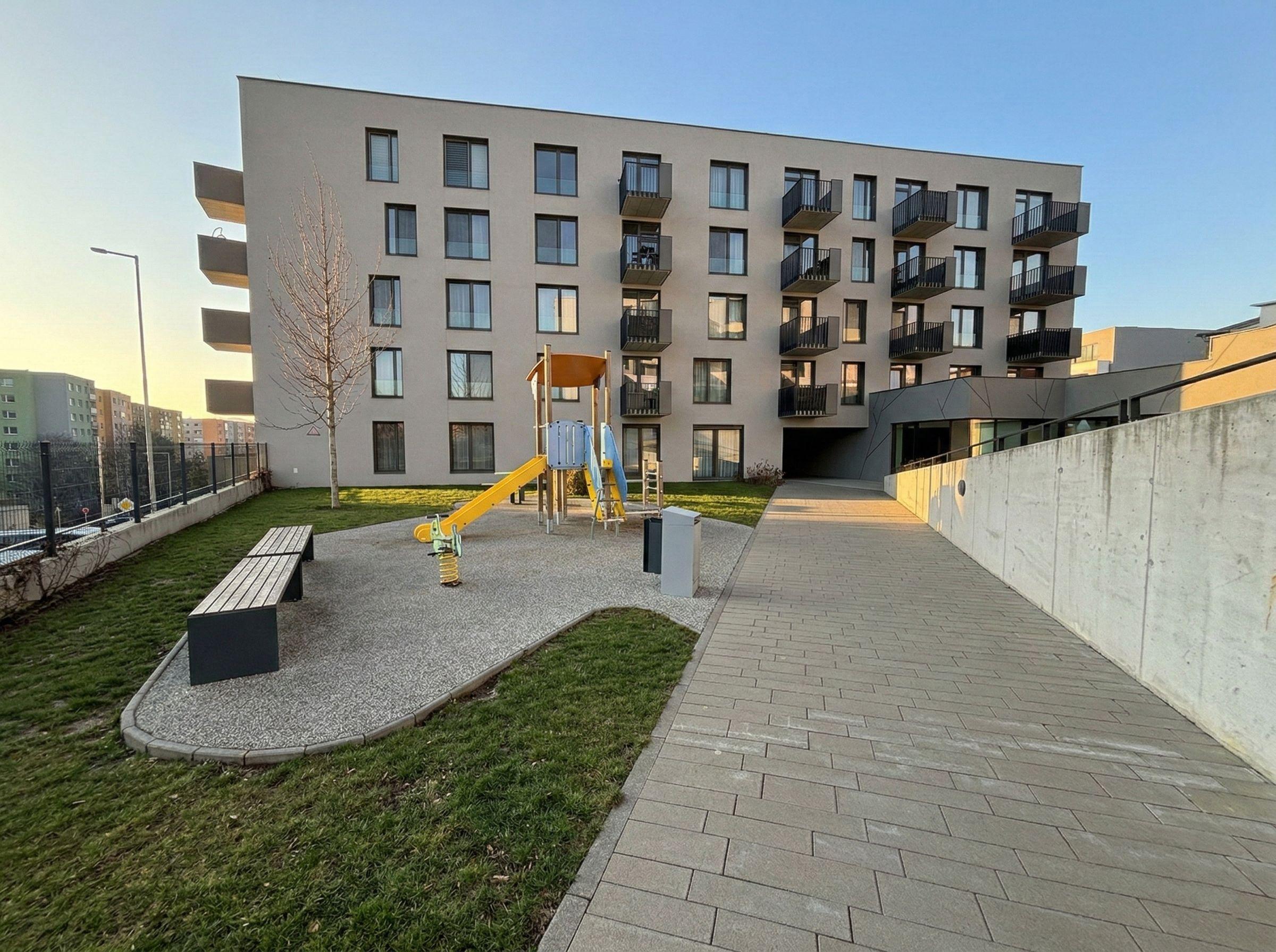 Exteriér - Moderní nový byt s výhledem a parkováním