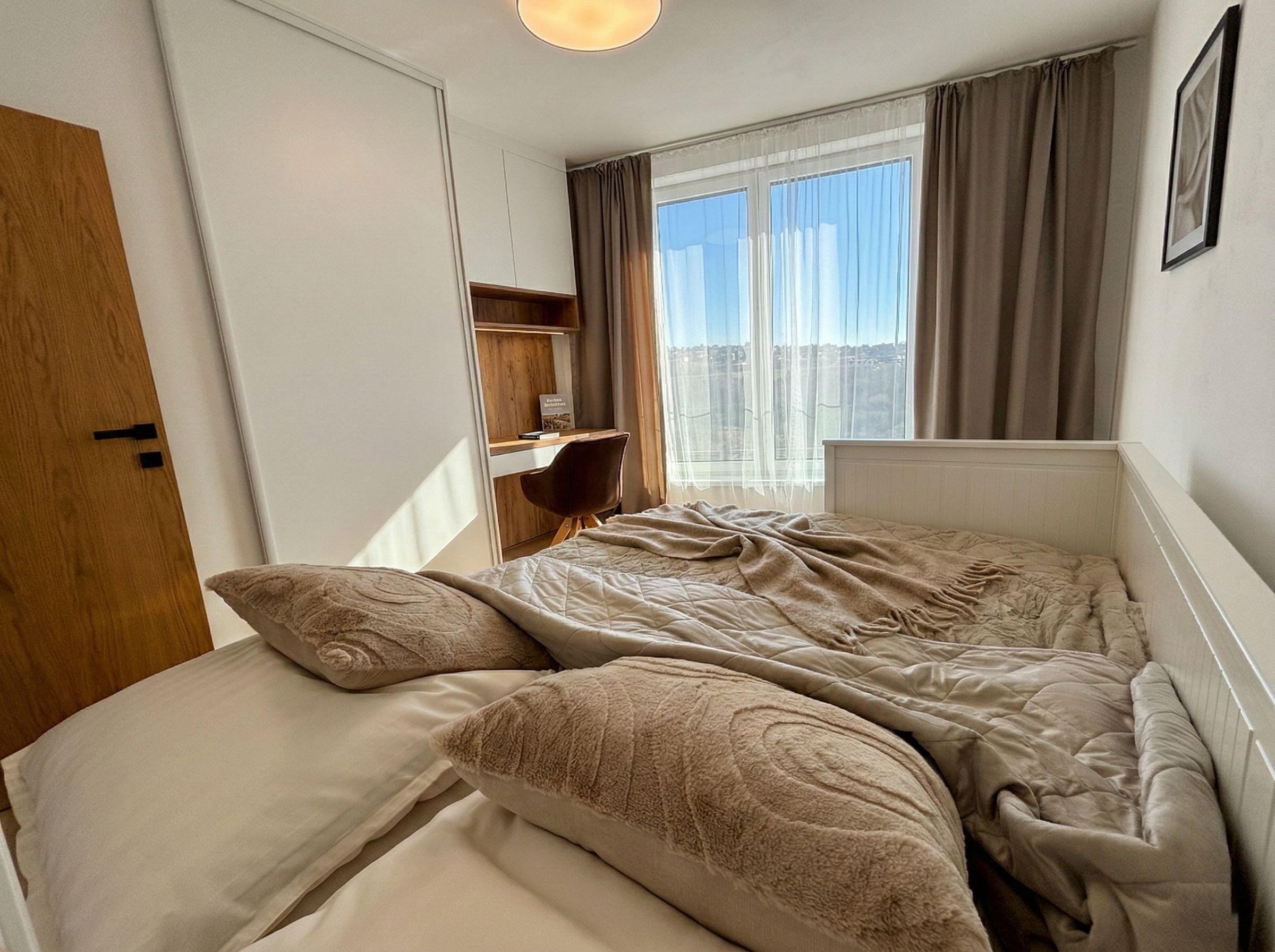 Moderný nový byt s výhľadom a parkovaním Apartmán s 2 ložnicemi - Moderní nový byt s výhledem a parkováním