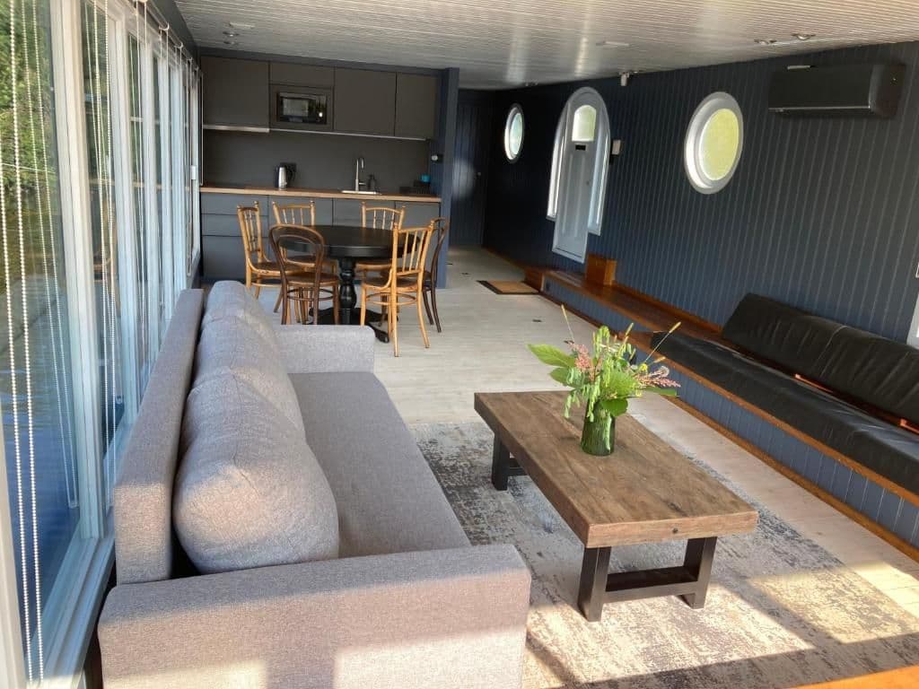Apartment 2 bedrooms  - Hausbót Anne a Vitesse