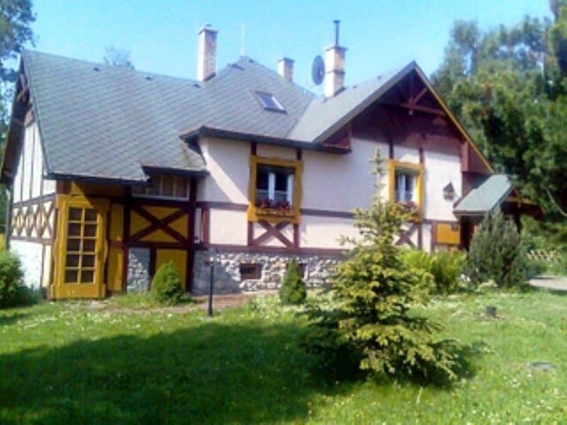 hlavna budova- leto - Vila Ema