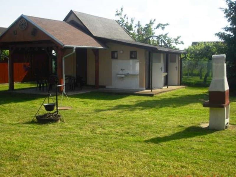 Chatka č.2 - Chatky a apartmány Pod starým orechom - karavan - camp