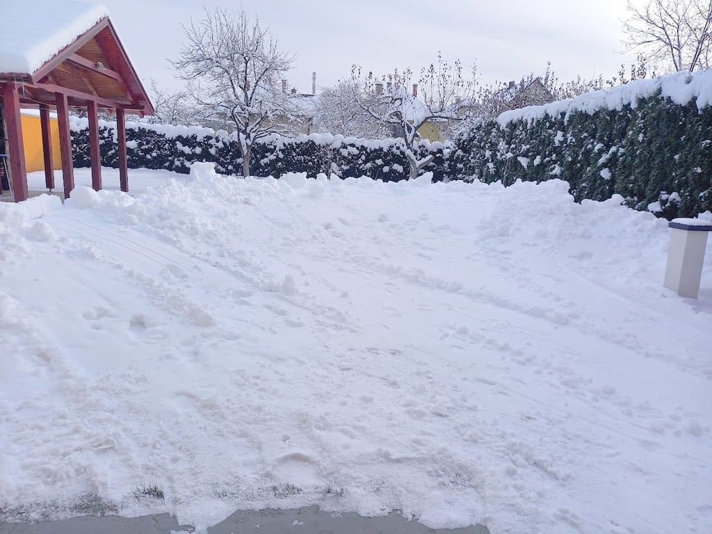 záhrada pre deti v zime - Chalupa Liptovský Mikuláš