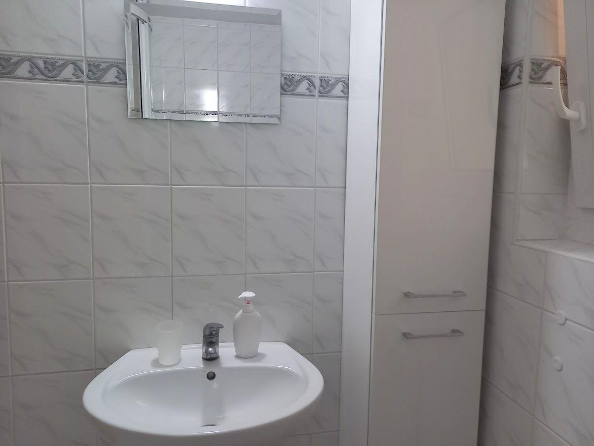 Sprchový kút + WC na prízemí - Chalupa Liptovský Mikuláš