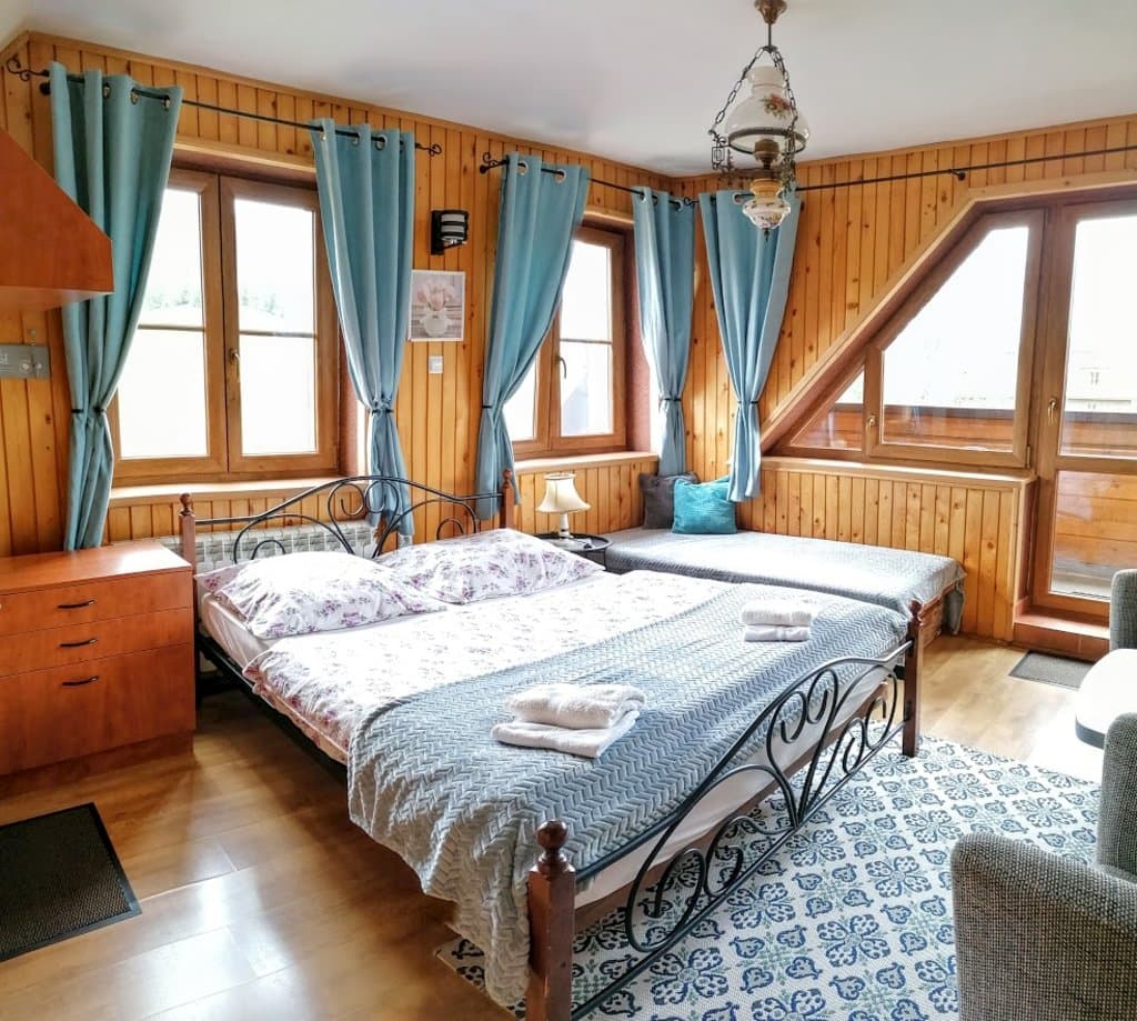 Izba pre 3 osoby s balkónom - Vila Panoráma a Chatka Antošák