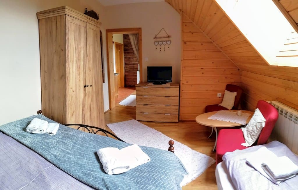 Rodinná izba s balkónom č. 6 Rodinný pokoj s 2 ložnicemi - Vila Panoráma a Chatka Antošák