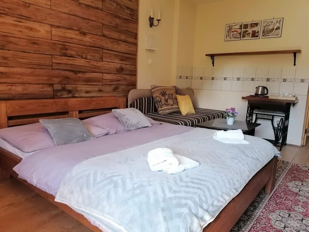 Trojlôžková izba č. 3 Třílůžkový pokoj - Vila Panoráma a Chatka Antošák