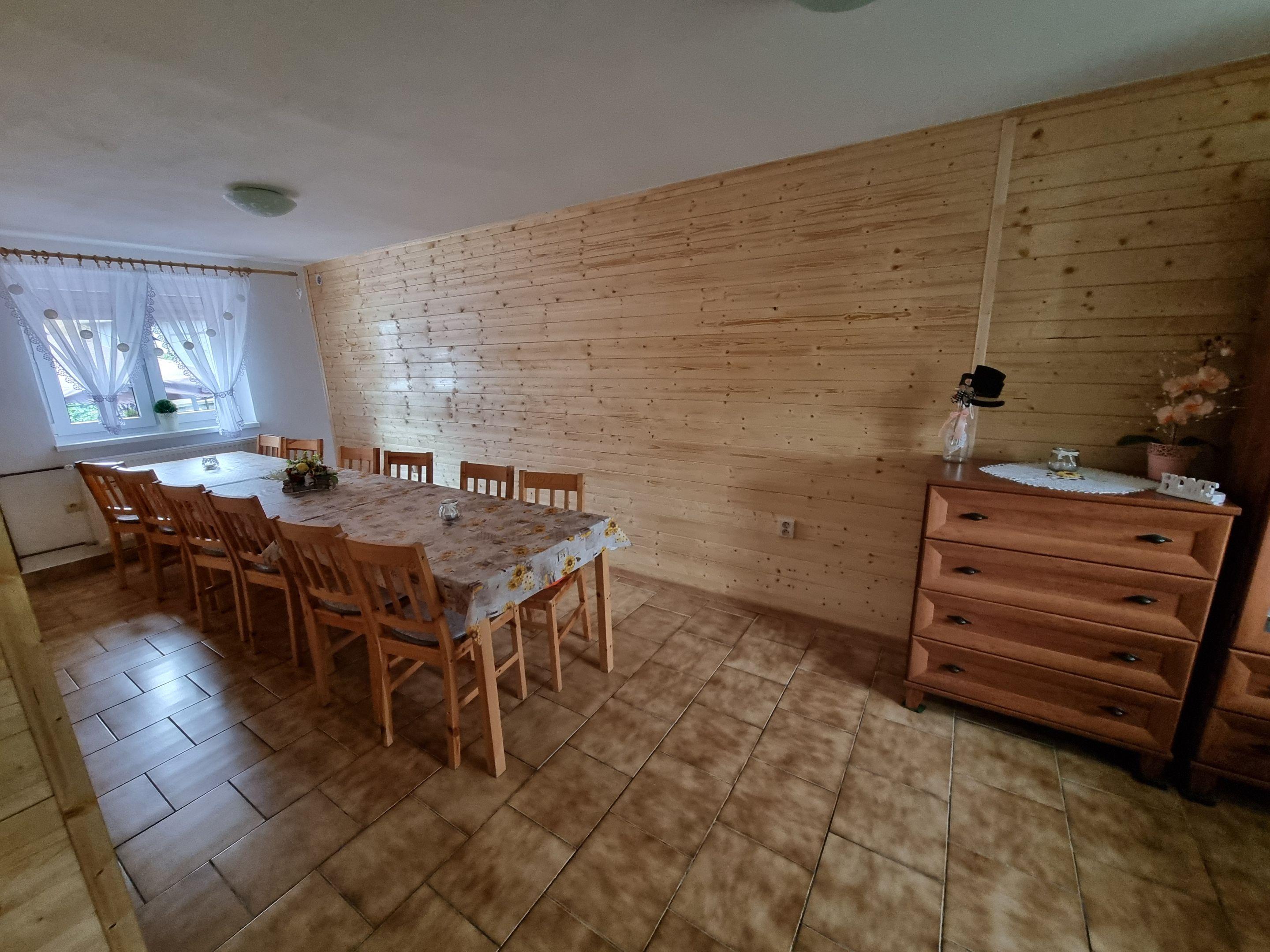 Spoločenská miestnosť - jedáleň s detským kútikom - Cyklo Chata