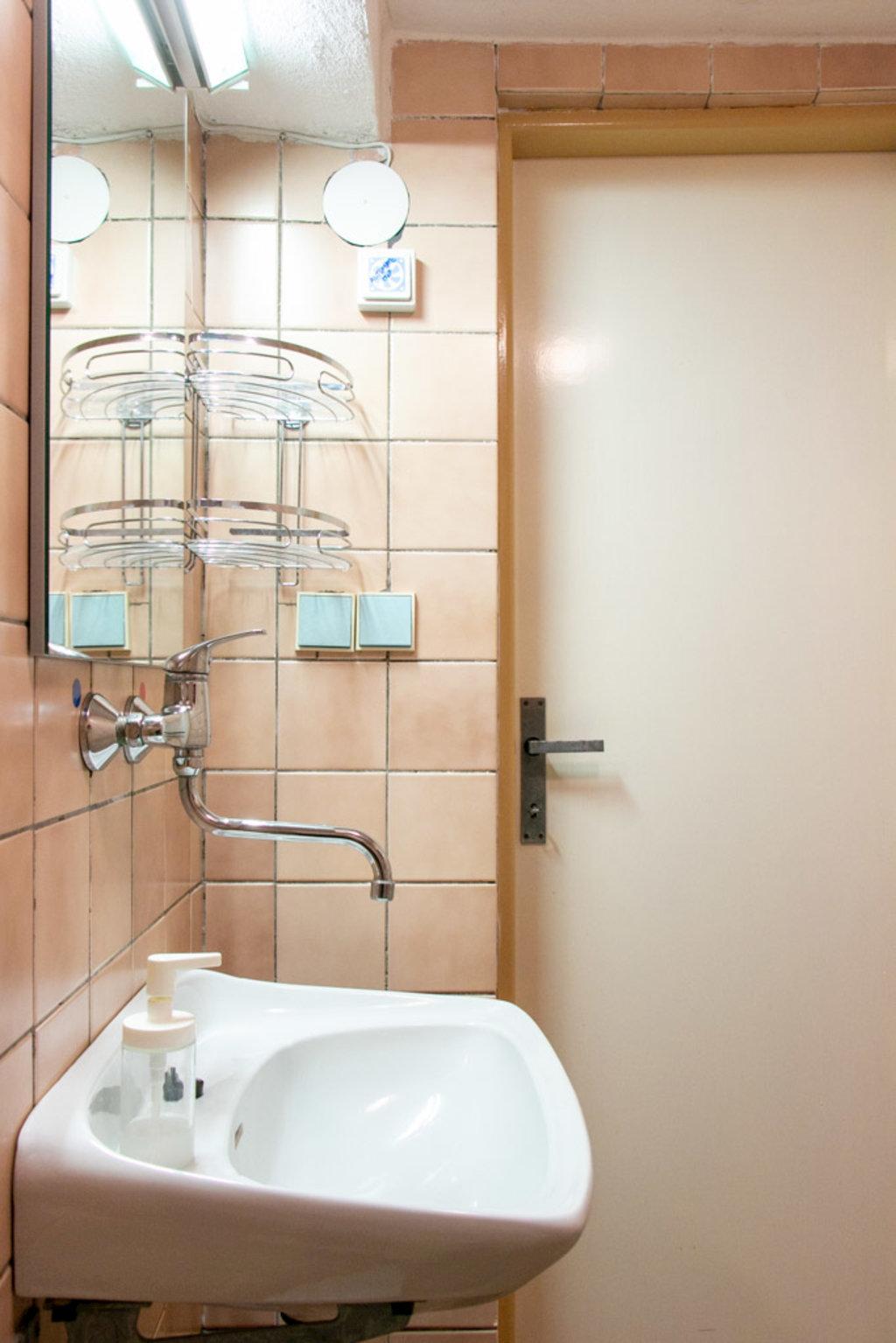 RETRO-SOCIK No. 3 - kúpeľňa / bathroom - Rekreačné stredisko TURISTICKÝ RAJ