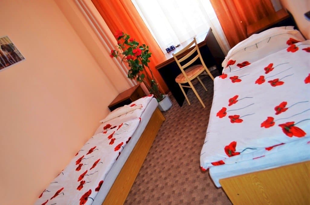 2. poschodie, štandardná izba dvojlôžková.Izby sp určené pre robotníkov. - Garni Hotel Slobi