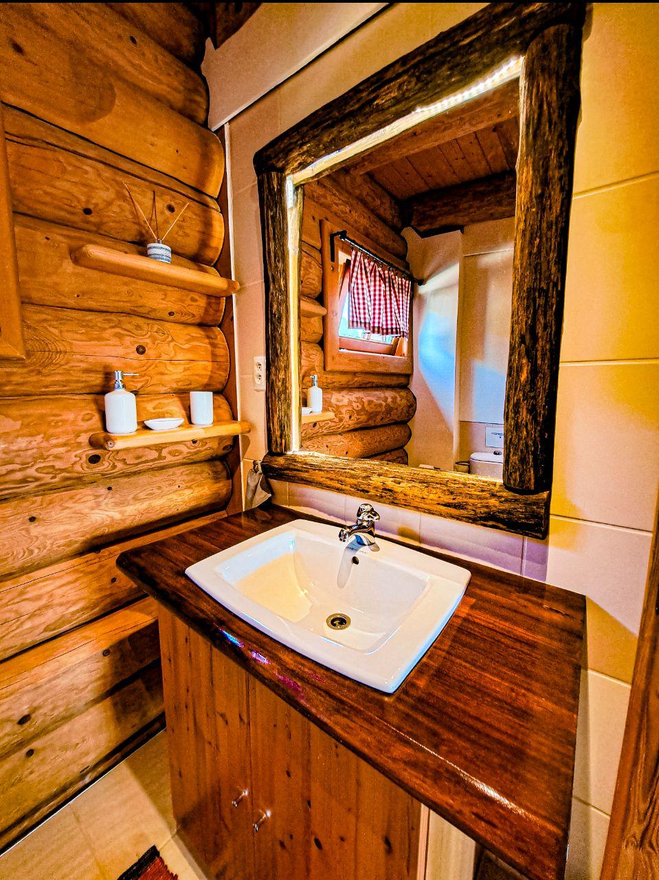 Zrubový dom na samote 767101