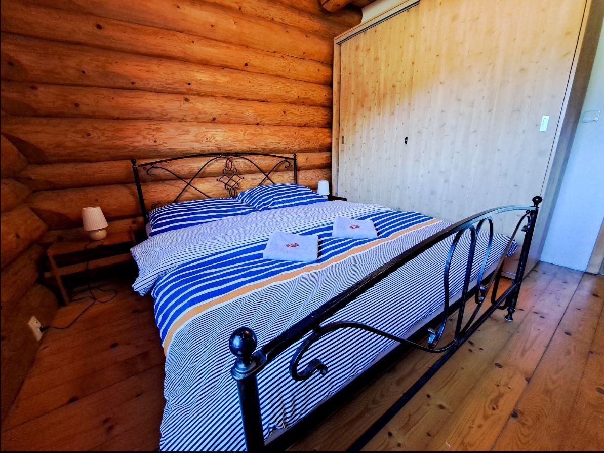 Zrubový dom na samote 767098