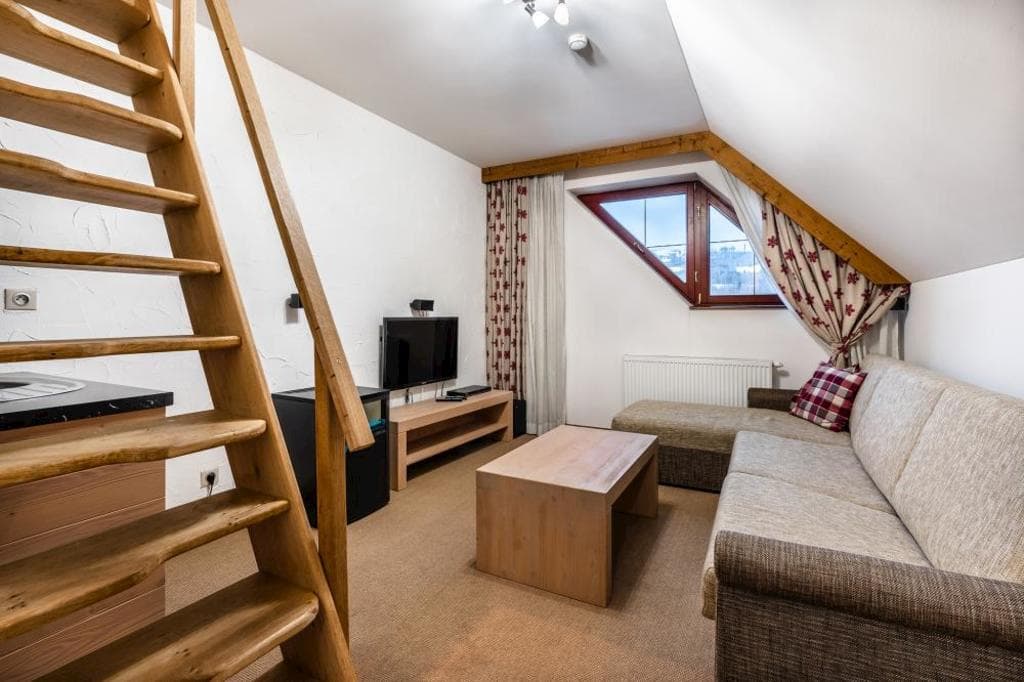 Dvojúrovňový apartmán v hlavnej budove A Apartmán s 1 spálňou - Súkromné Apartmány v Hoteli Kukučka