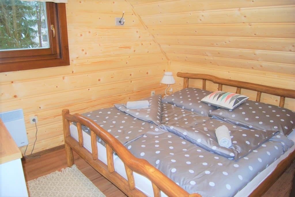 Dvojlôžková izba s manželskou posteľou  - Chata Nezábudka