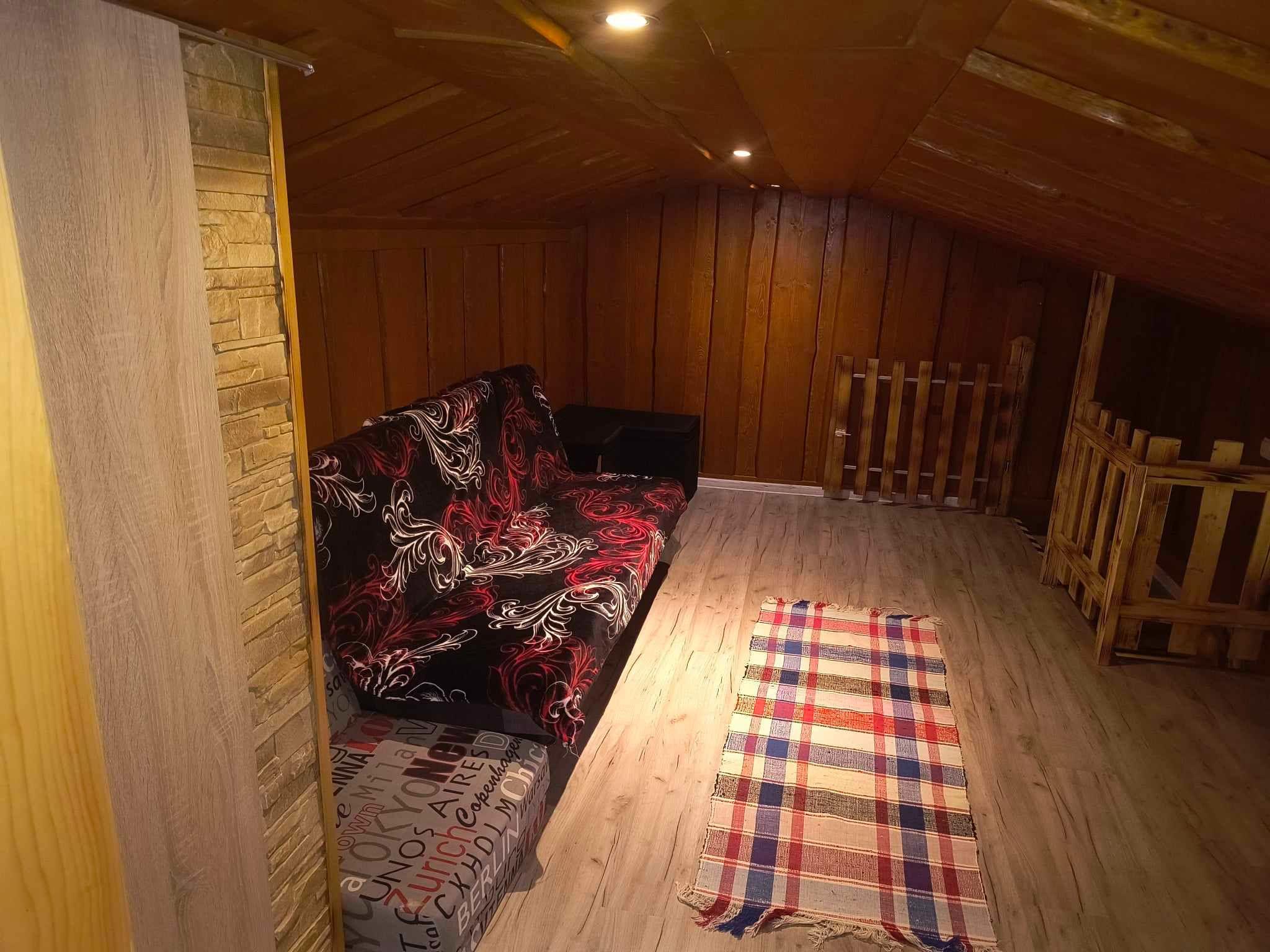 Podkrovná izba s prístelkou a detským kútikom - Apartmán u Žanety