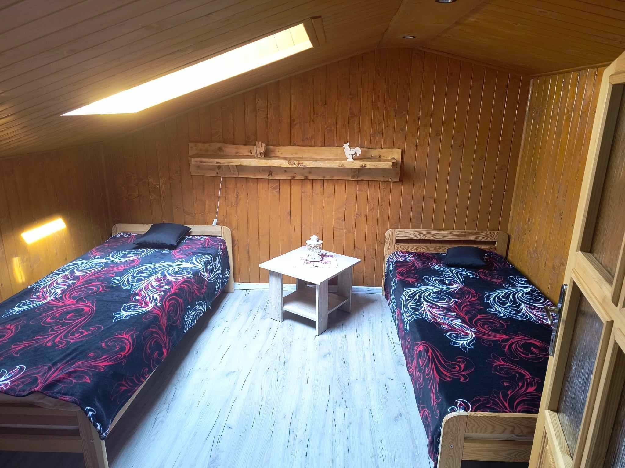 Podkrovná izba s dvoma jednolôžkovými posteľami - Apartmán u Žanety