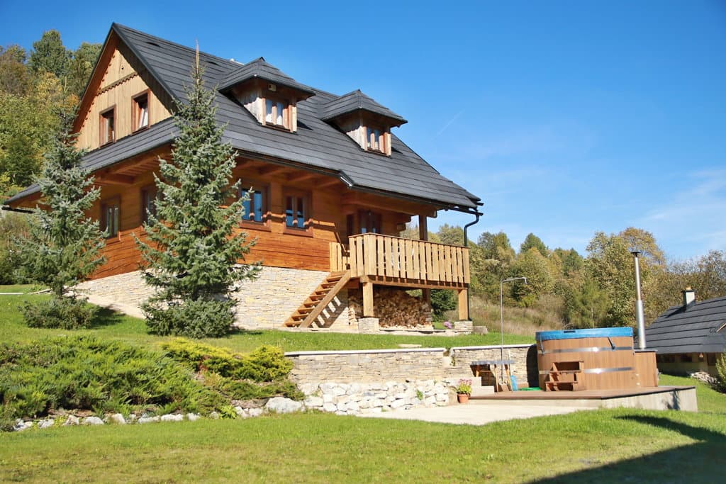 Berghütten Nezábudka a Čakanka im Sommer