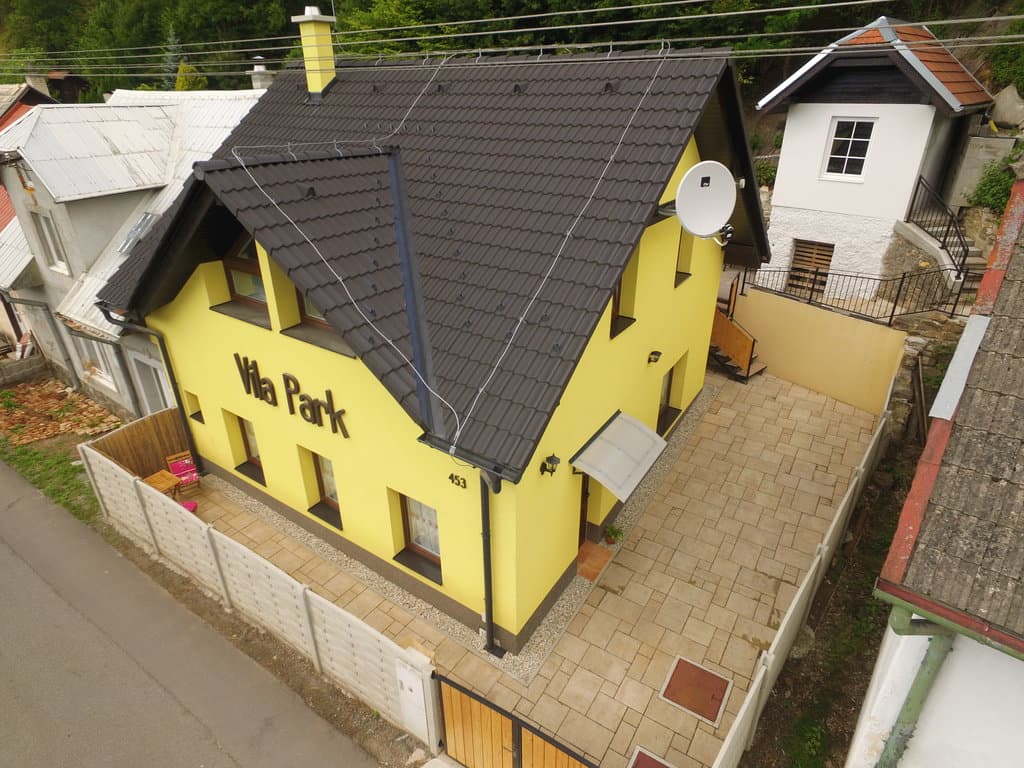 Vila Park Vyhne - apartments in the summer