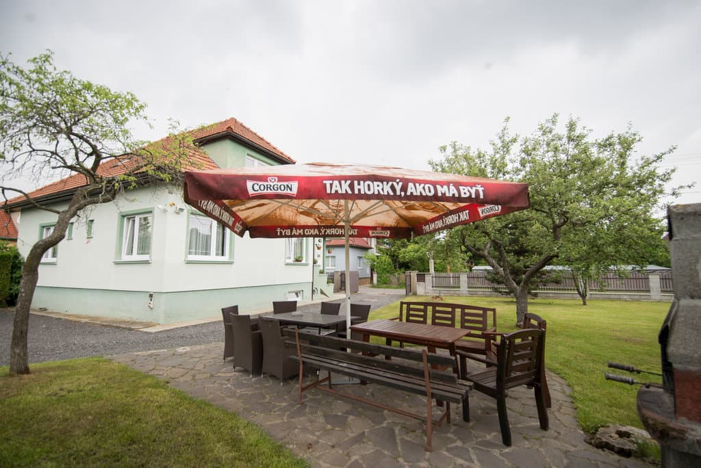 Záhrada celá len pre Vás aj s vybavením. - Privát Vypka