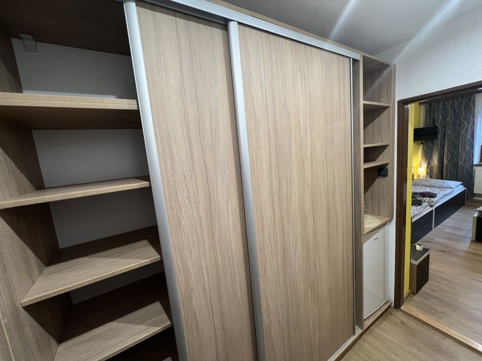 Pokoj č. 6 Čtyřlůžkový pokoj s přistýlkou - Penzion Na Lůkách