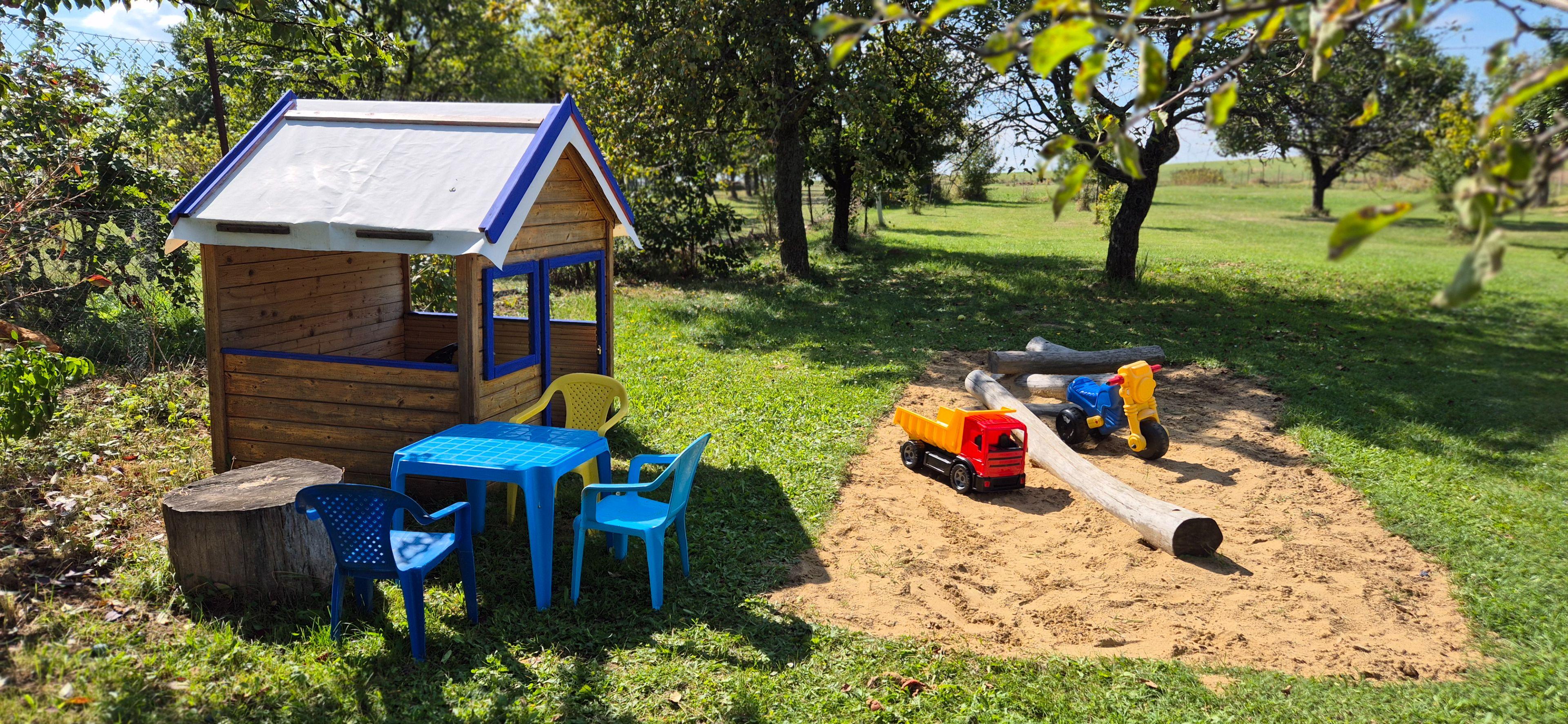 Exteriér - Chaloupka u babičky