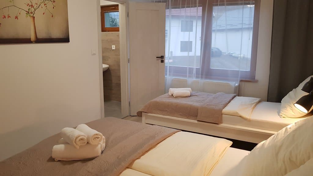 spálňa s kúpelňou - Apartamenty Habovka
