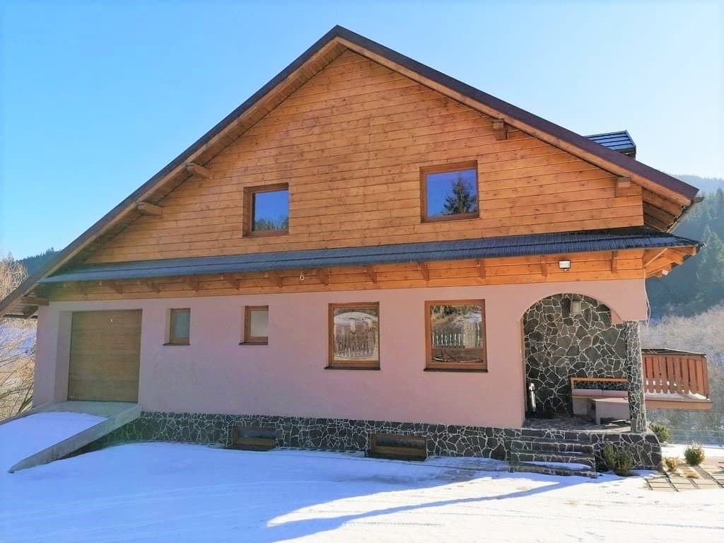 Cottage Porúbka in the winter