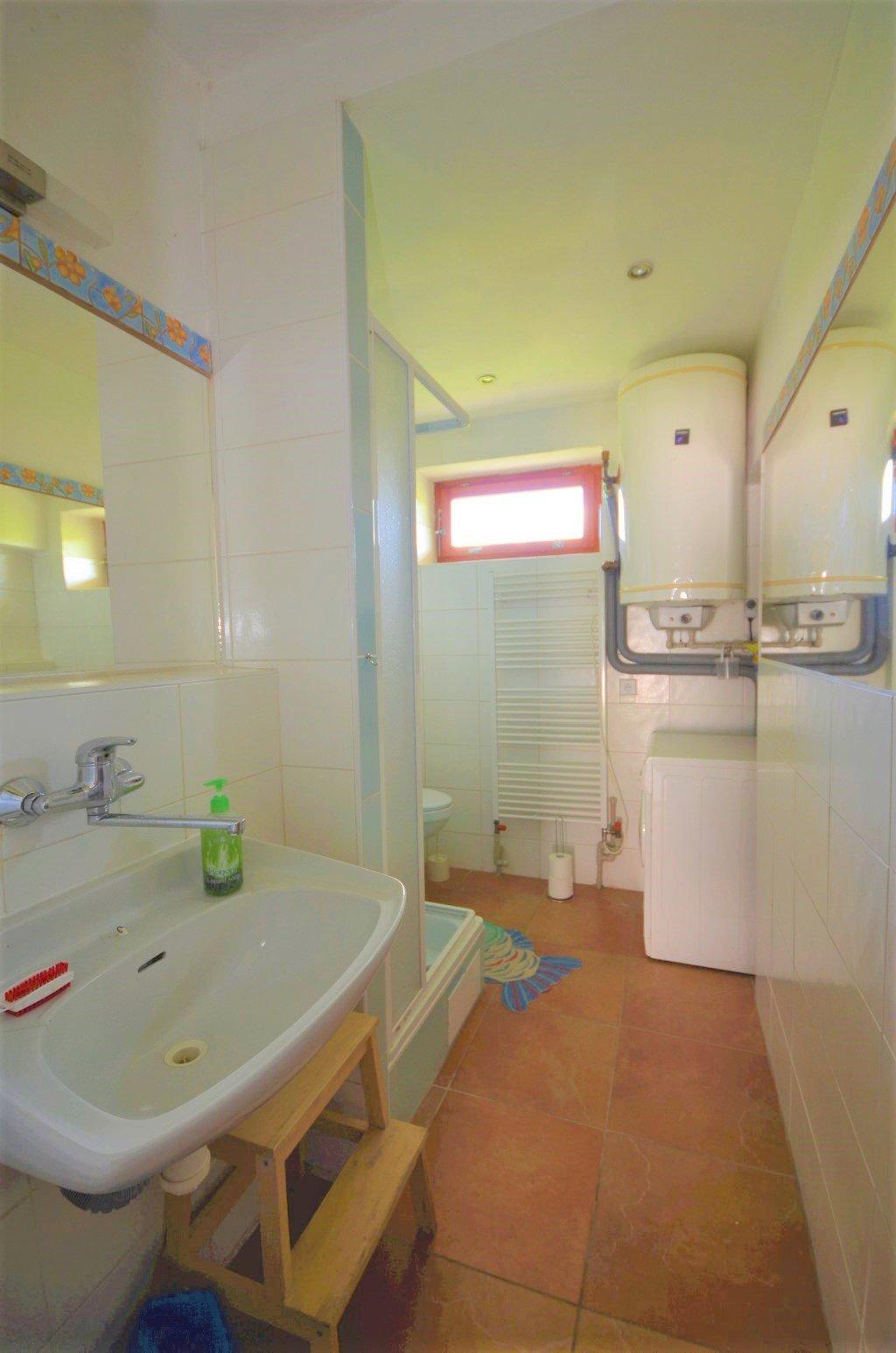Bathroom with toilet - Cottage Hojava