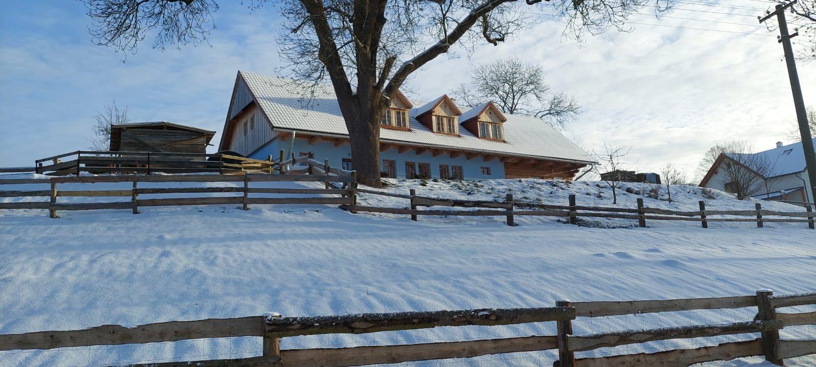 Szállás családi farmon - Pension Hermína télen