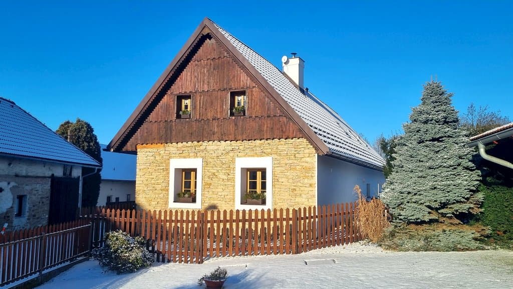 Chalúpka Rozkoš v zime