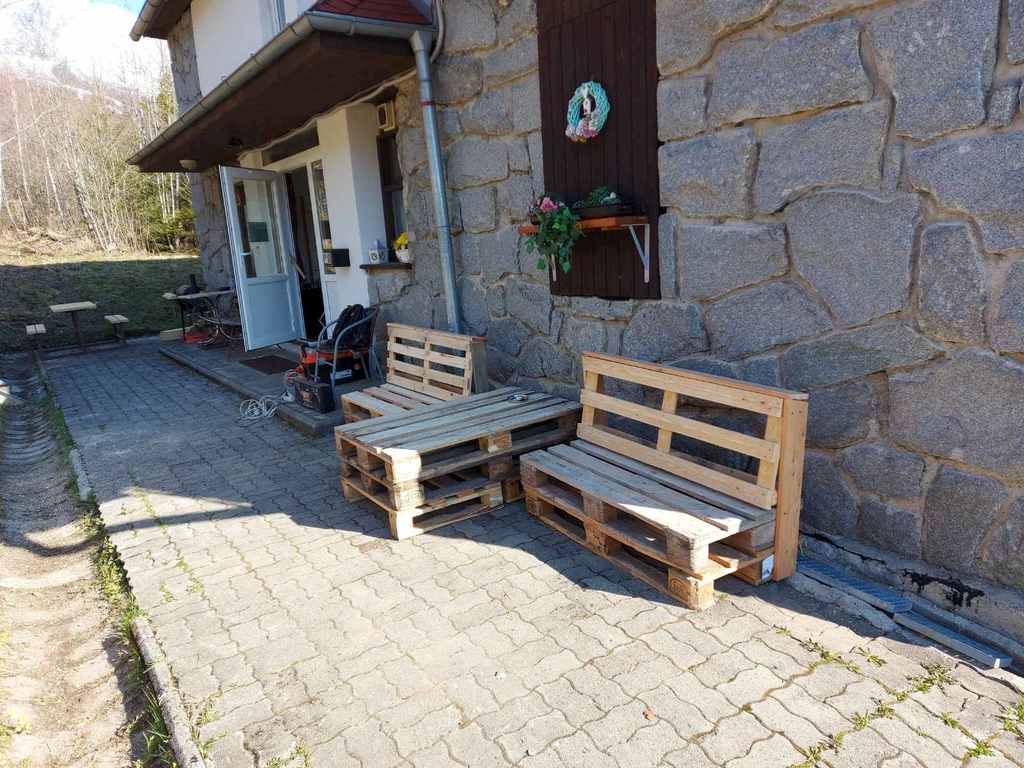 Posedenie vonku - Chata Jamy