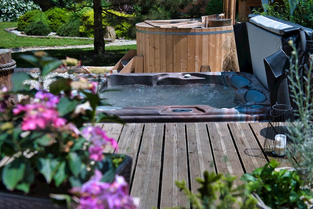 Kültér - Wellness srub Těšíkov