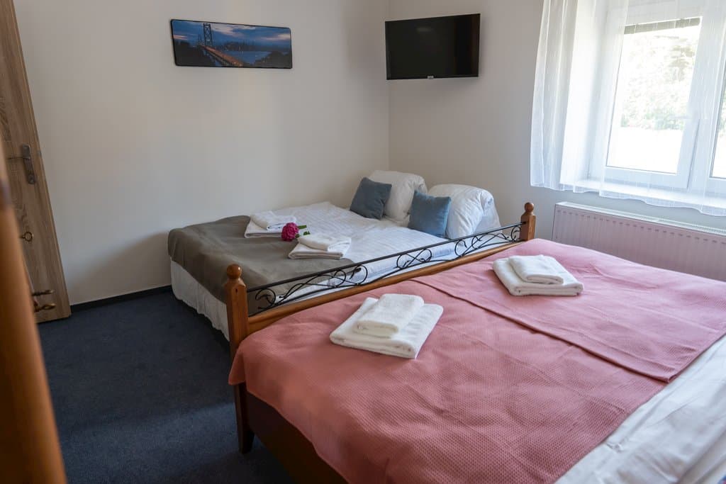 Čtyřlůžkový pokoj Čtyřlůžkový pokoj s 2 přistýlkami - Homestay Mikulov
