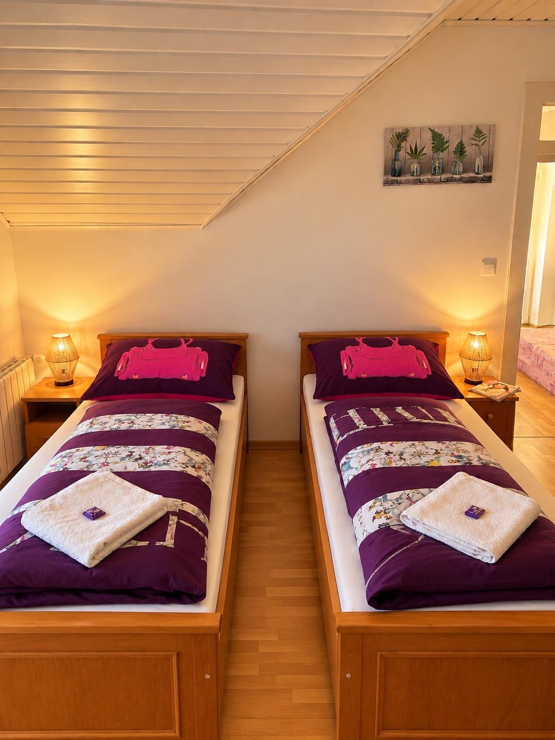 Izba č. 4 s balkónom a kuchynským kútikom Dvojlôžková izba - Villa Bella