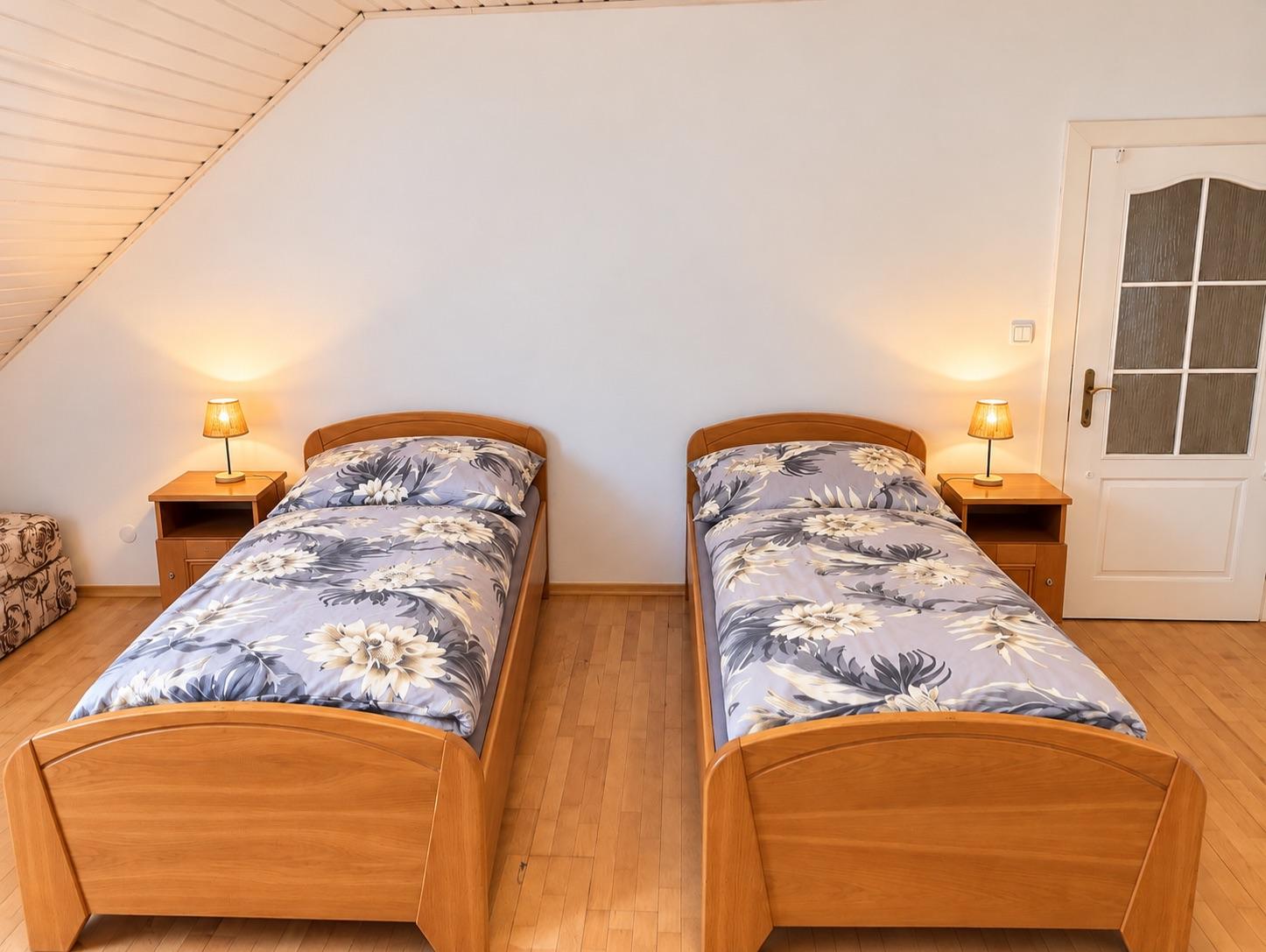 Izba č. 5 s balkónom Dvojlôžková izba - Villa Bella