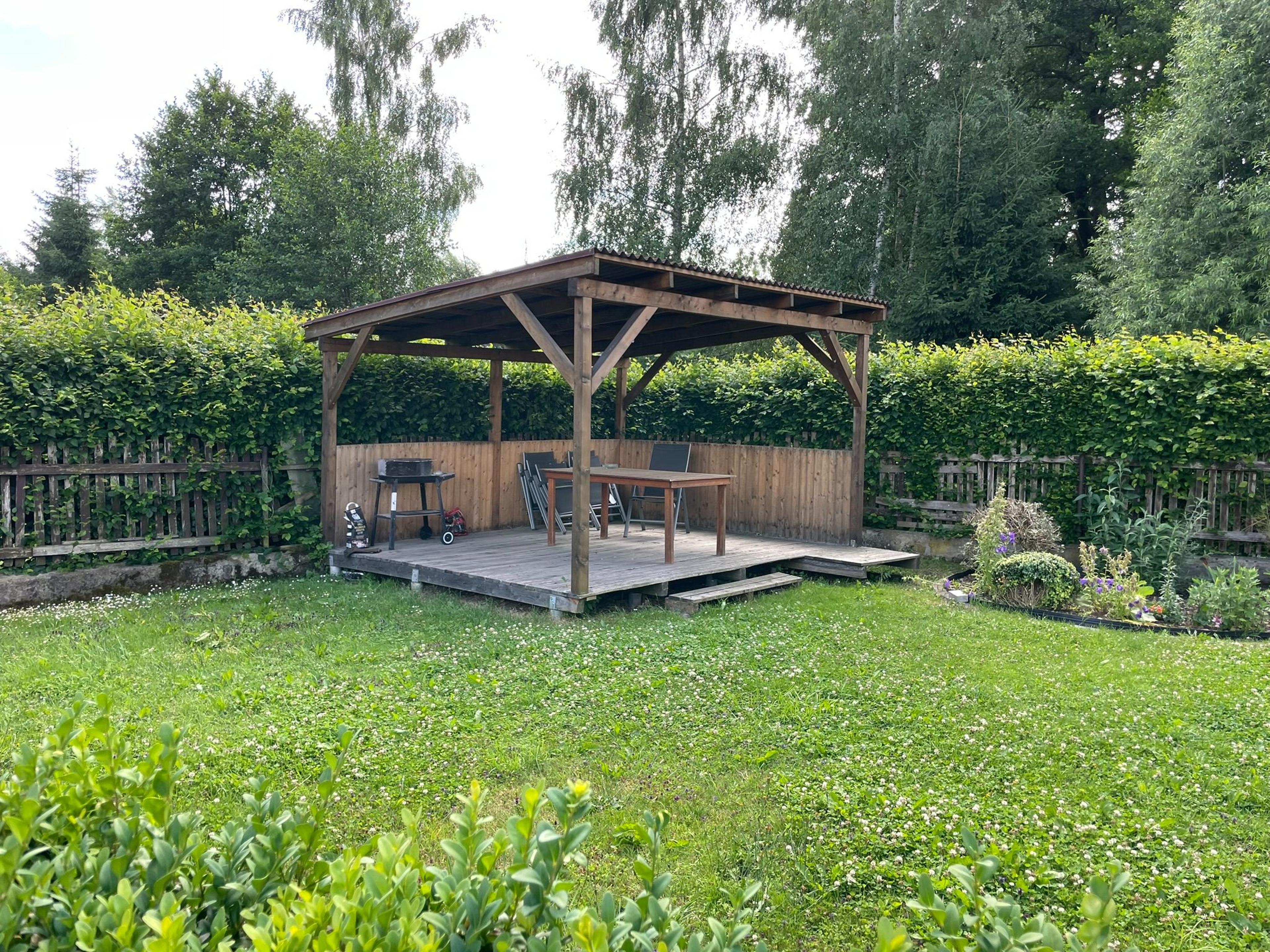 pergola s grilem - Apartmán u Fryšávky