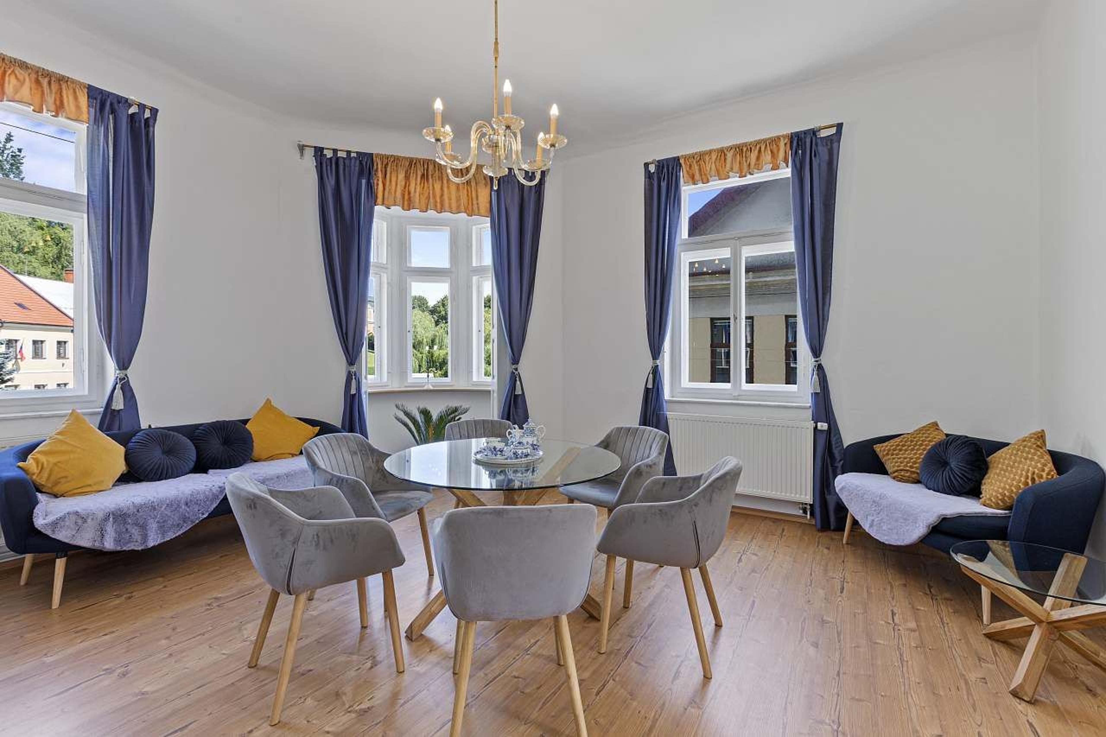 Zámecký apartmán Apartmán s 4 ložnicemi - Vila Antik