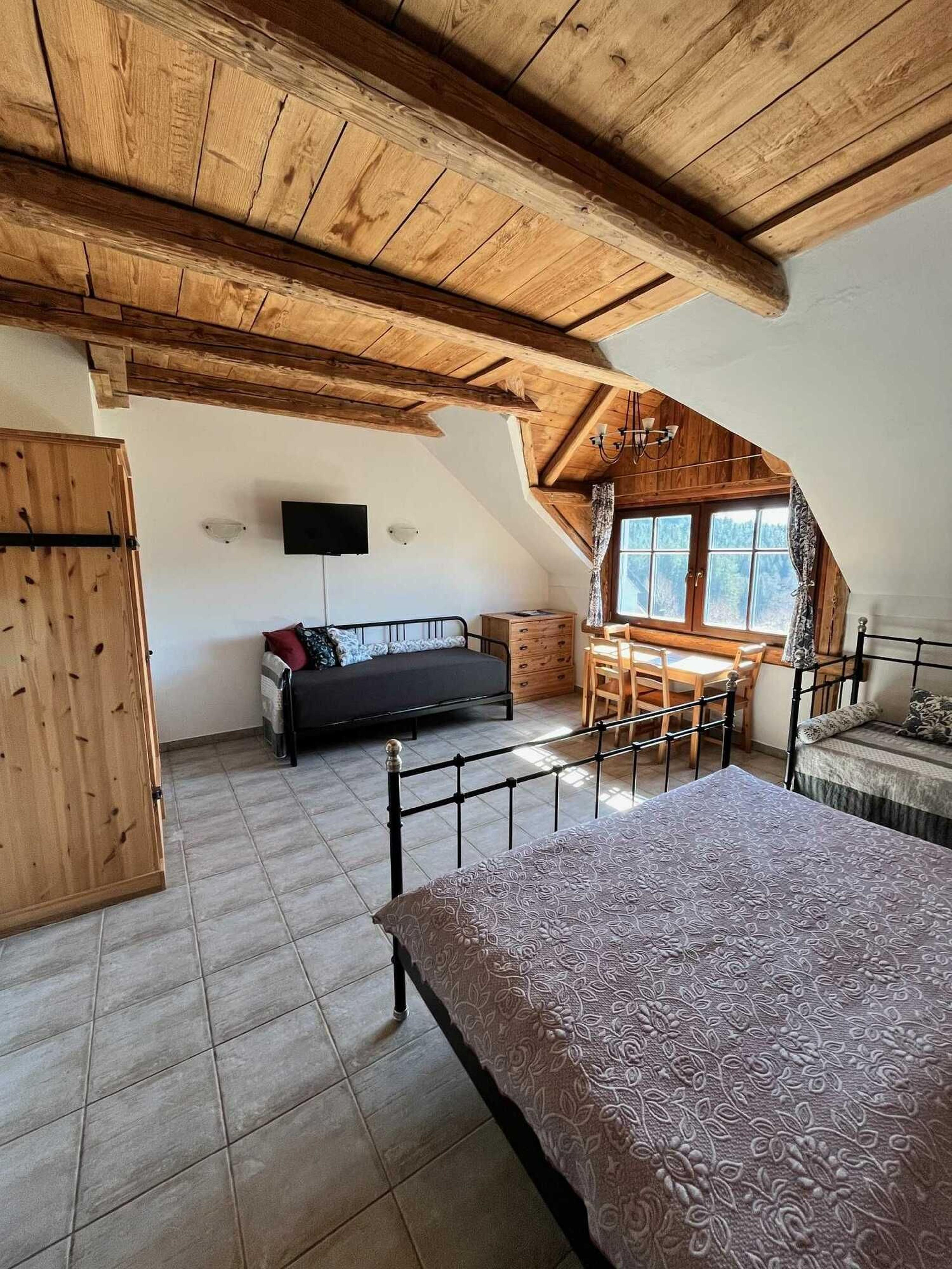 Pokoj A1 Čtyřlůžkový pokoj s 2 přistýlkami - Penzion Na Bělisku