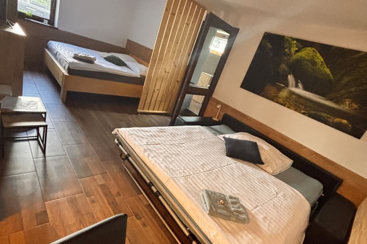Veľká manželská posteľ v aparetmáne - Chalet Dereše
