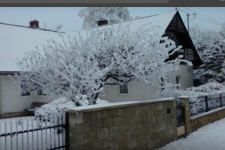 Vesnická chalupa s wellness in the winter