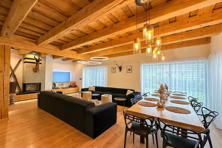 Chalet Black Deer v zime