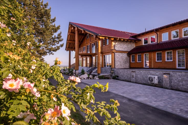 DCM Hotel & Selský dvůr