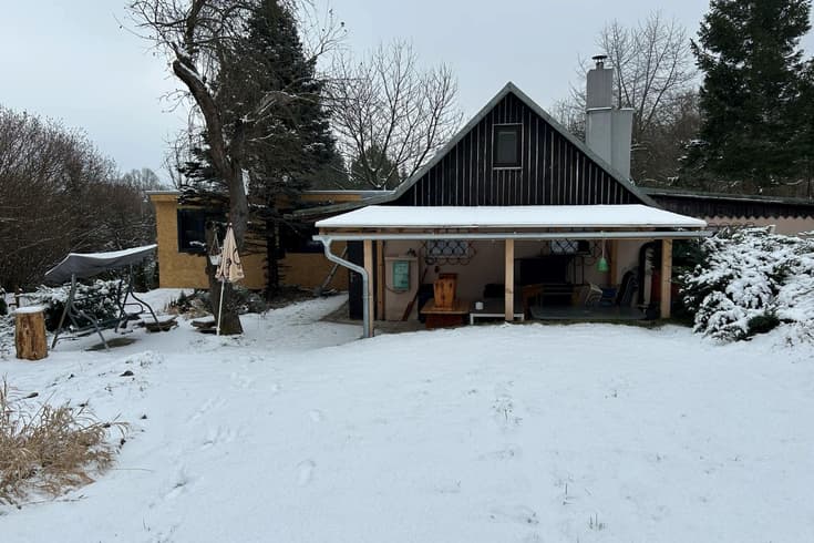 Levandulová chata Lojzička in the winter