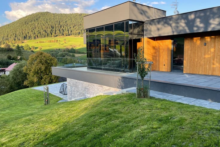 Vila Downhills Residence v lete