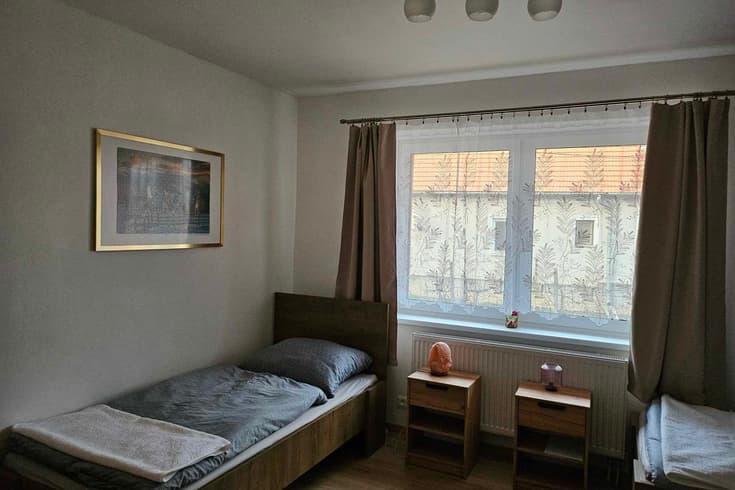Trojlôžková izba  - Jasmine turistická ubytovňa so soľnou jaskyňou a saunovým svetom