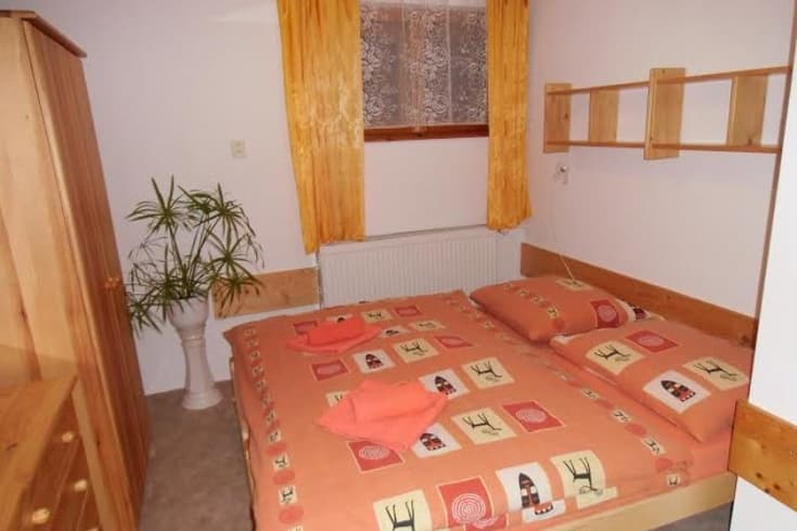 apartmán - záhradné sedenie - Chatka a Privát Jelka