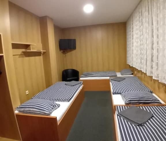 Čtyřlůžkový pokoj  - Hotel a ubytovna Zimní stadion Slaný