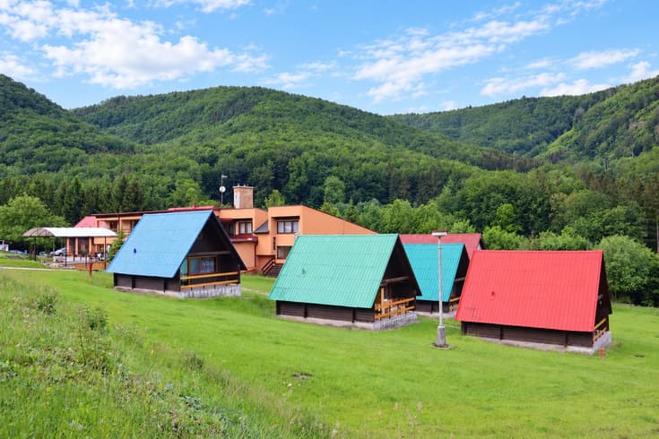 Horský hotel a chatová osada Lomy